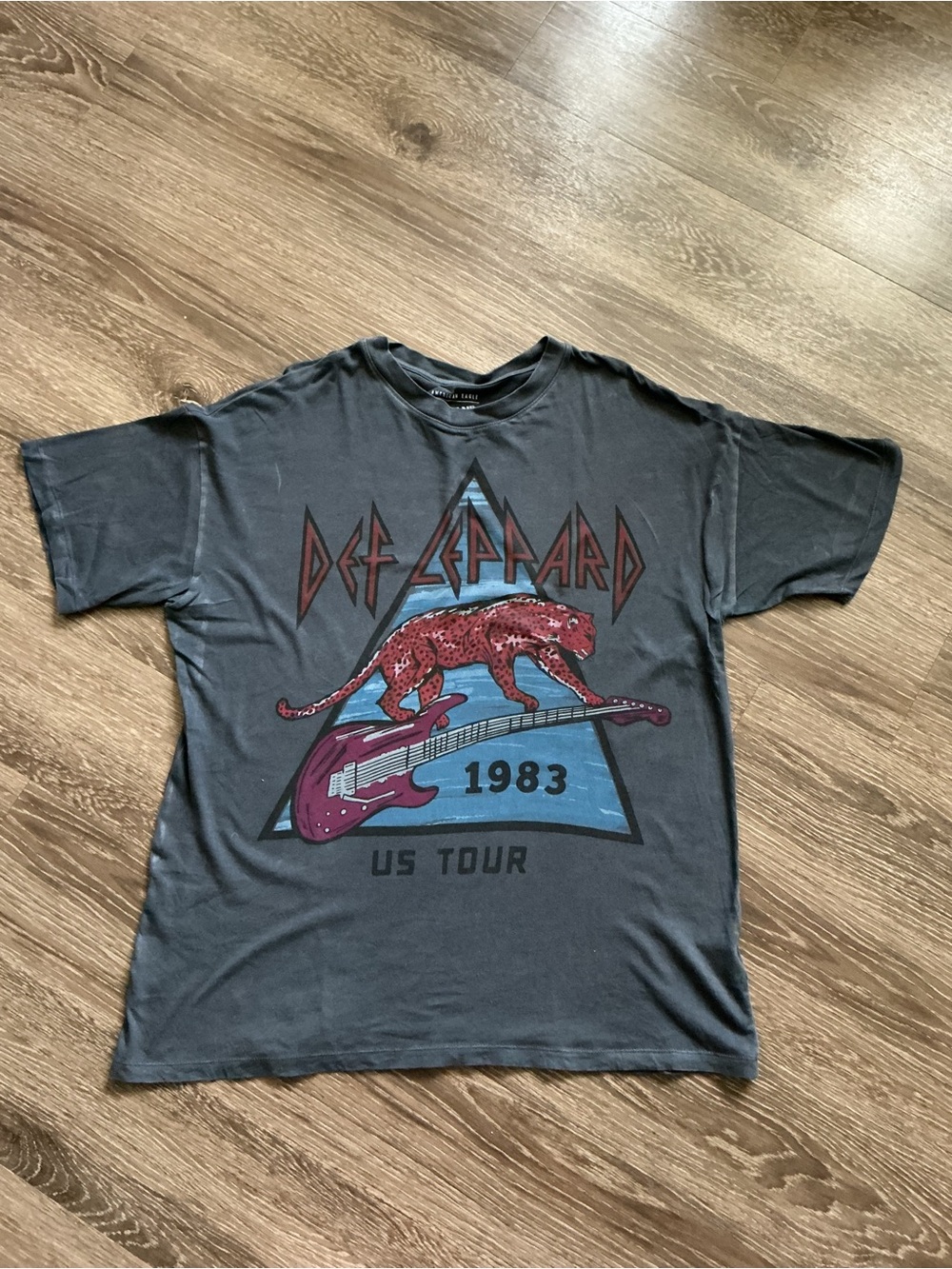 Def Leppard band tee